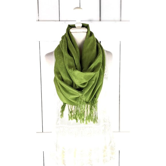 Green paisley pashmina tassel fringe infinity loop scarf - Picture 5 of 6